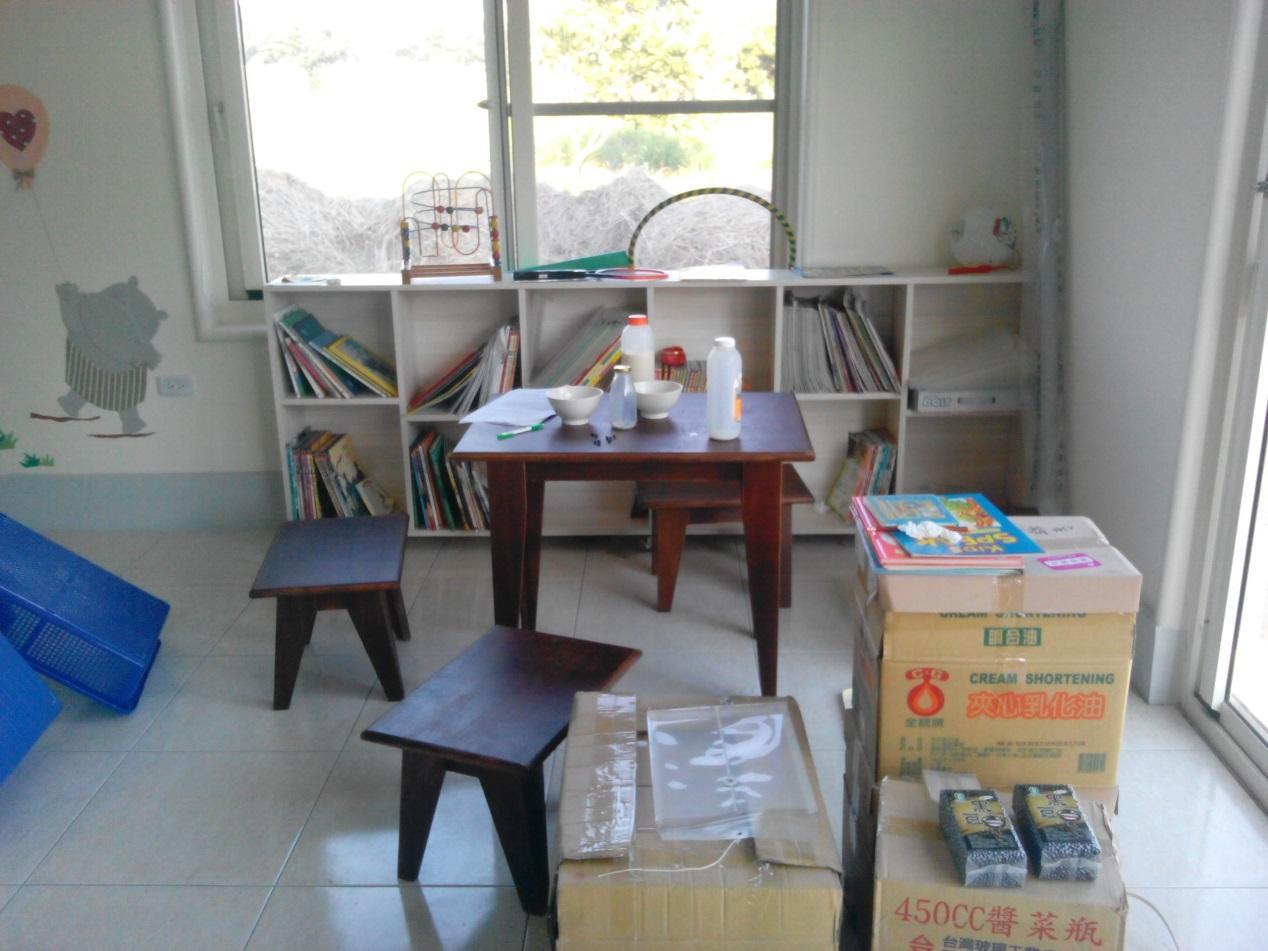 雖然目前大廳比較像是堆放雜物的空間,也只是附近的小孩的遊戲空間,同時也沒有定期的活動,但未來的可能性無限。